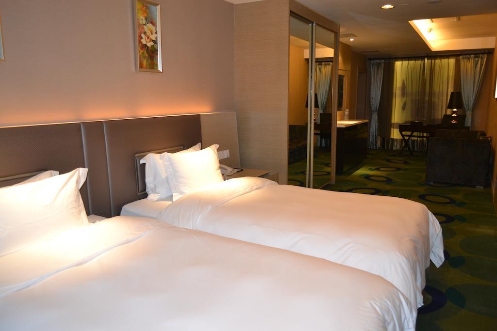 Angel Garden Hotel Hohhot Room photo